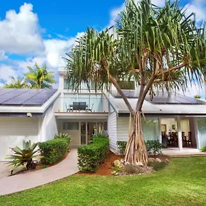 https://idyllic-waterfront-luxury-in-the-heart-of-noosa.queenslandhotels.net