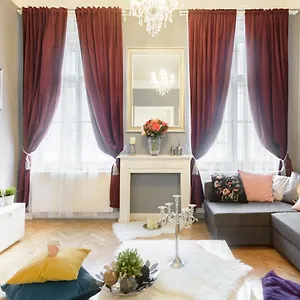 https://cosmopolitan-central-prague-apartment.praguehotelsweb.com