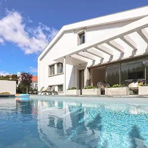 https://santa-joana-flat-com-jardim-e-piscina-aquecida.hotels-lisbon-portugal.com